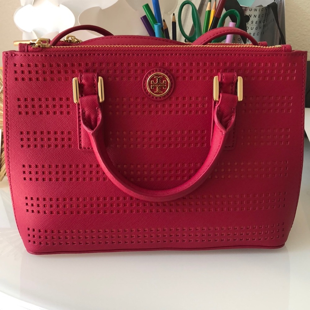 NWT // TORY BURCH ROBINSON MICRO PERFORATED TOTE